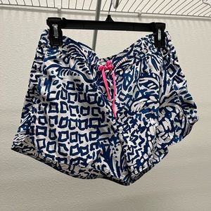 EUC Lilly Pulitzer Luxletic Shorts Size Medium